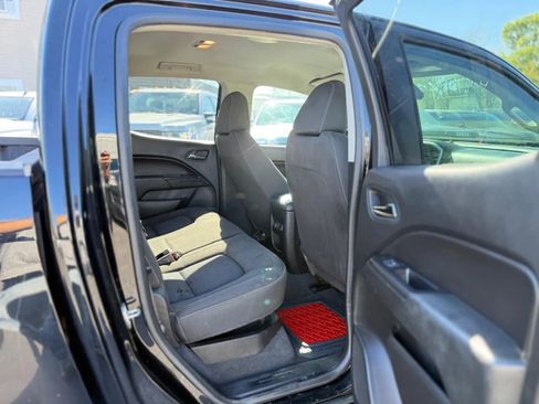 Used 2019 Chevrolet Colorado LT AWD/4WD image 28