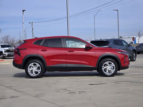 New 2026 Chevrolet Trax LS w/ LS Convenience Package image 7