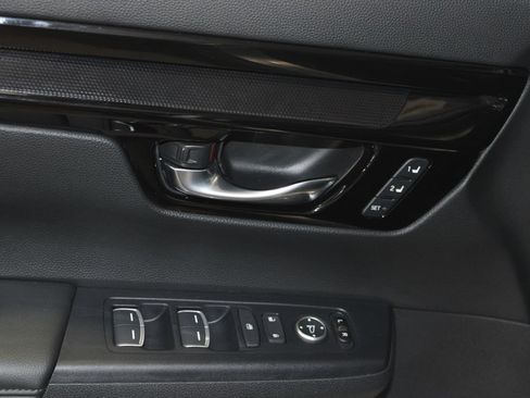 Used 2025 Honda CR-V EX-L image 6