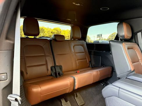 Used 2023 Lincoln Navigator Reserve AWD/4WD image 27
