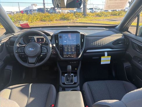 Certified 2025 Subaru Forester Premium AWD/4WD image 26