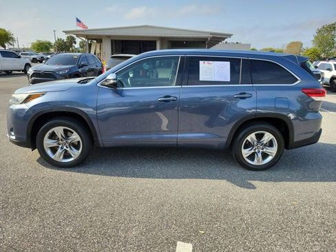 Used 2018 Toyota Highlander Limited FWD image 13