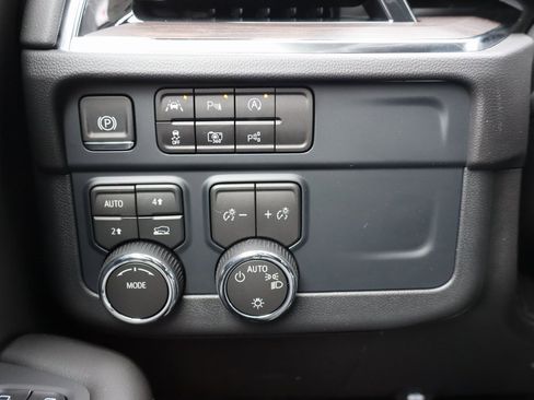 New 2026 Chevrolet Suburban LS w/ LPO, Dark Essentials Package image 13