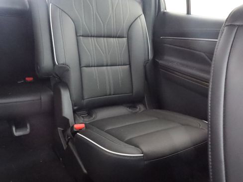 New 2026 Buick Enclave Avenir w/ Super Cruise Package image 12