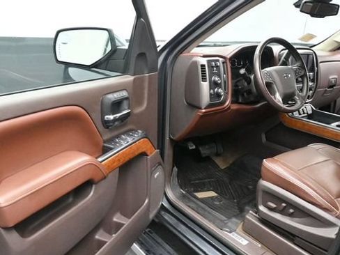 Used 2017 Chevrolet Silverado 1500 High Country AWD/4WD image 25