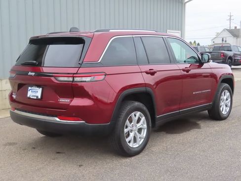 Used 2023 Jeep Grand Cherokee Limited AWD/4WD image 4