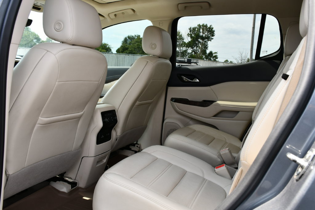 Used 2021 GMC Acadia Denali w/ Denali Technology Package FWD image 21
