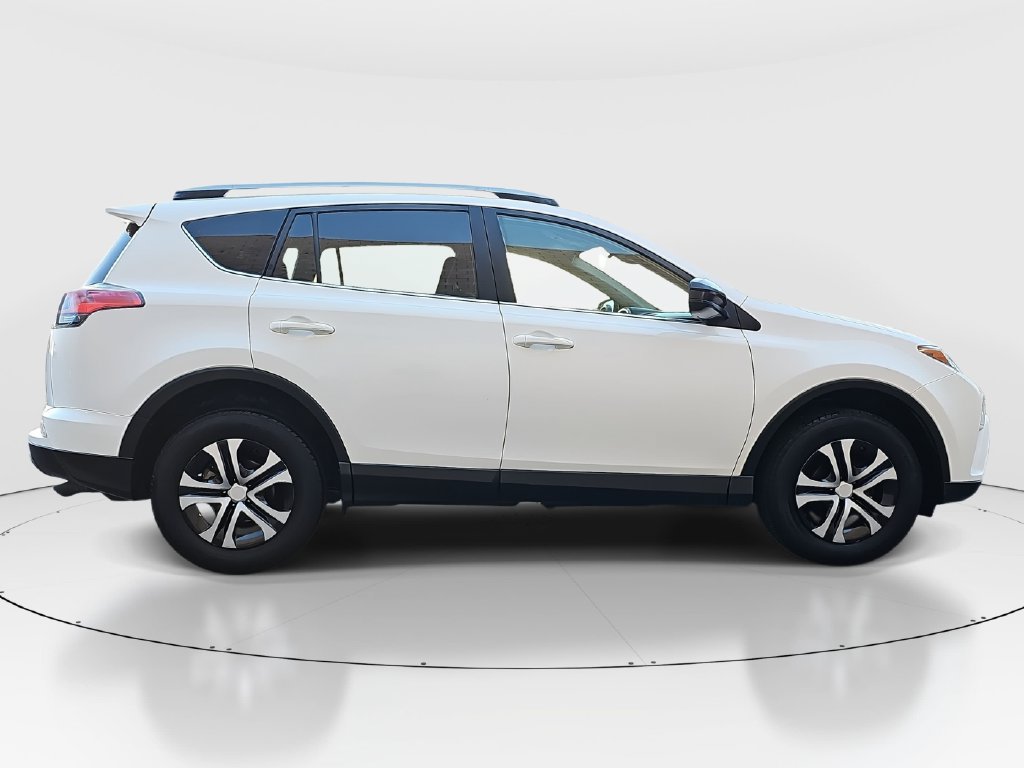 Used 2017 Toyota RAV4 LE w/ Carpet Mat Package AWD/4WD image 4