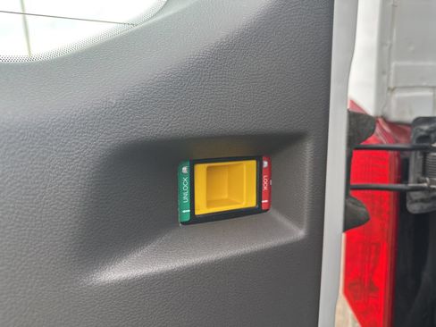 Used 2024 Ford Transit 350 XLT RWD image 24