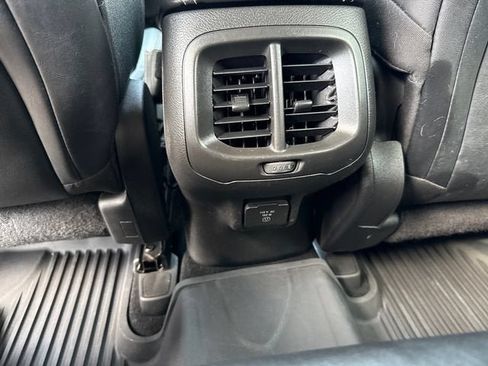 Used 2014 Jeep Cherokee Limited w/ Luxury Group AWD/4WD image 16