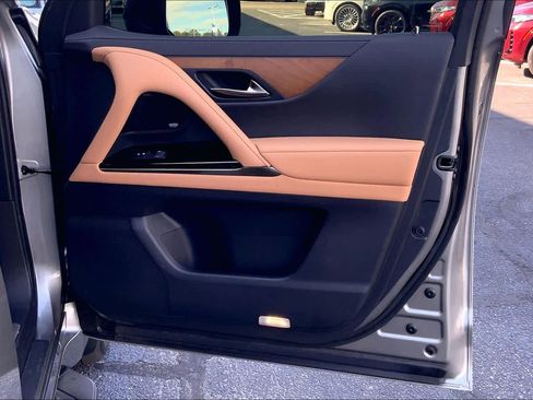 Used 2024 Lexus LX 600 4WD w/ Luxury Package image 24