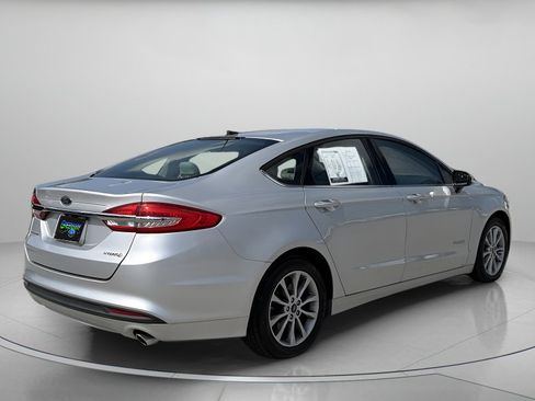 Used 2017 Ford Fusion S FWD image 3