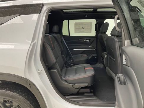 New 2026 Chevrolet Traverse RS w/ LPO, Floor Liner Package image 14