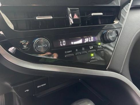 Used 2023 Toyota Camry SE FWD image 21