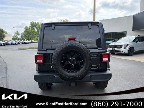 Used 2021 Jeep Wrangler Unlimited Sport AWD/4WD image 9