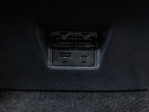 Used 2025 Toyota Camry LE image 30