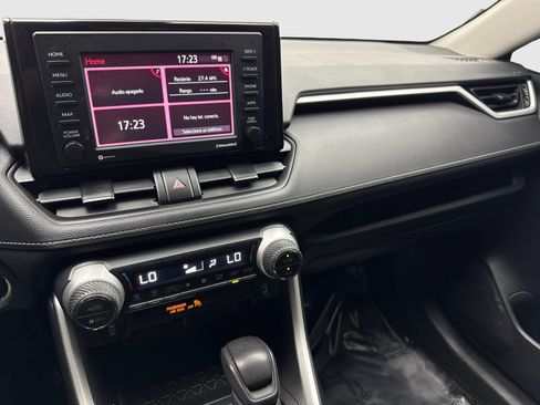 Used 2021 Toyota RAV4 XLE FWD image 24