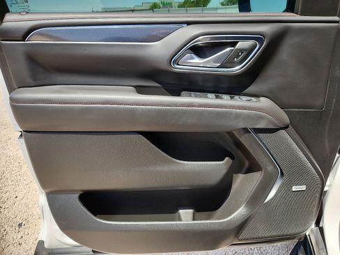 Used 2024 Chevrolet Suburban RST w/ Luxury Package RWD image 12