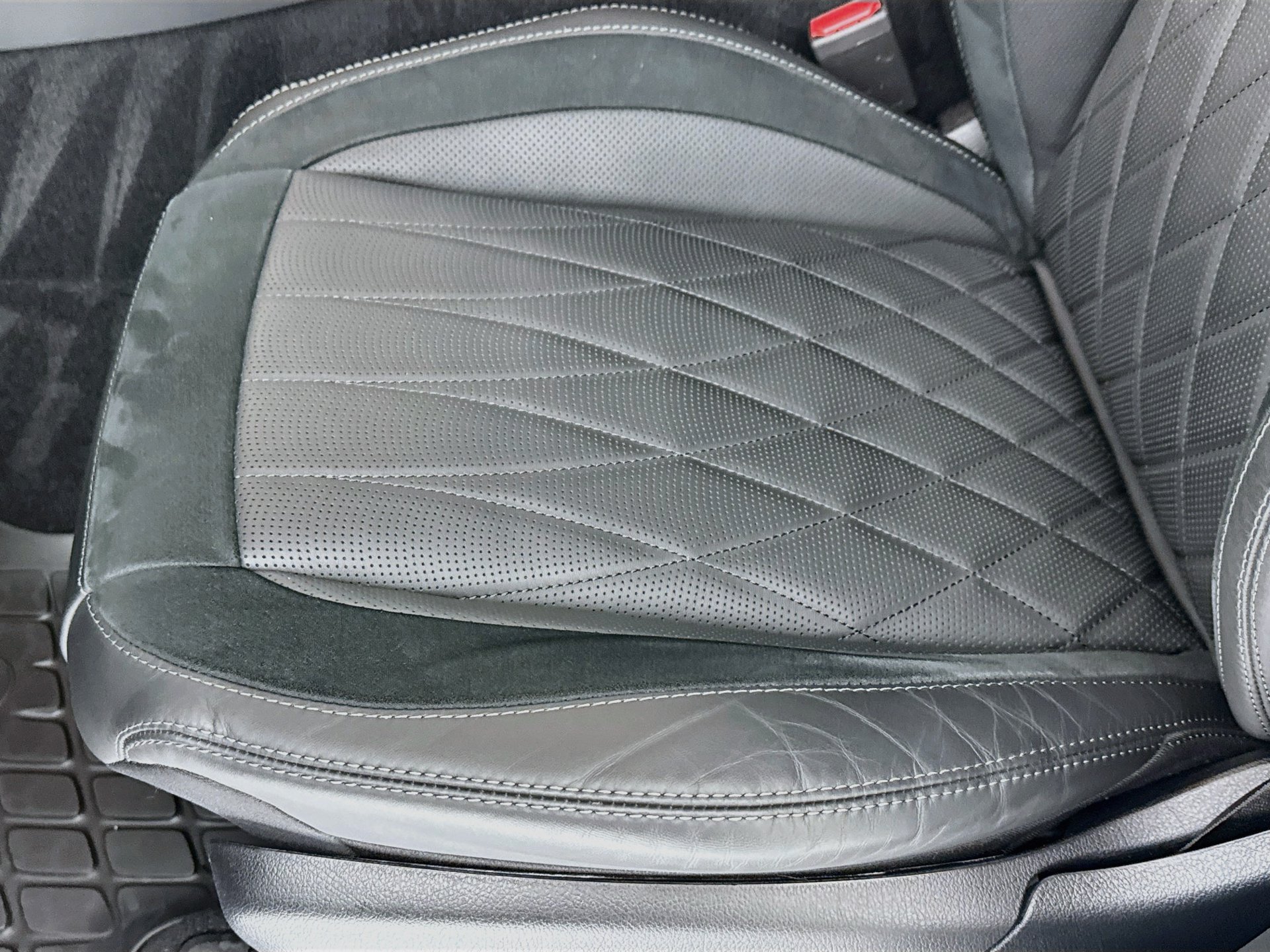 Used 2025 Mercedes-Benz GLS 63 AMG 4MATIC image 21