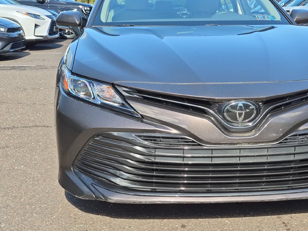 Used 2018 Toyota Camry LE w/ Convenience Package FWD image 16