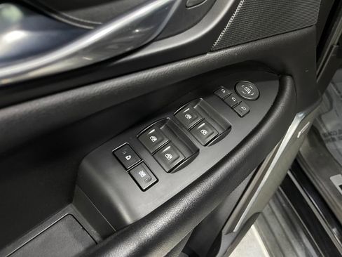 Used 2018 Cadillac Escalade Luxury image 16