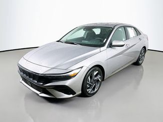 Used 2025 Hyundai Elantra SEL FWD video 3