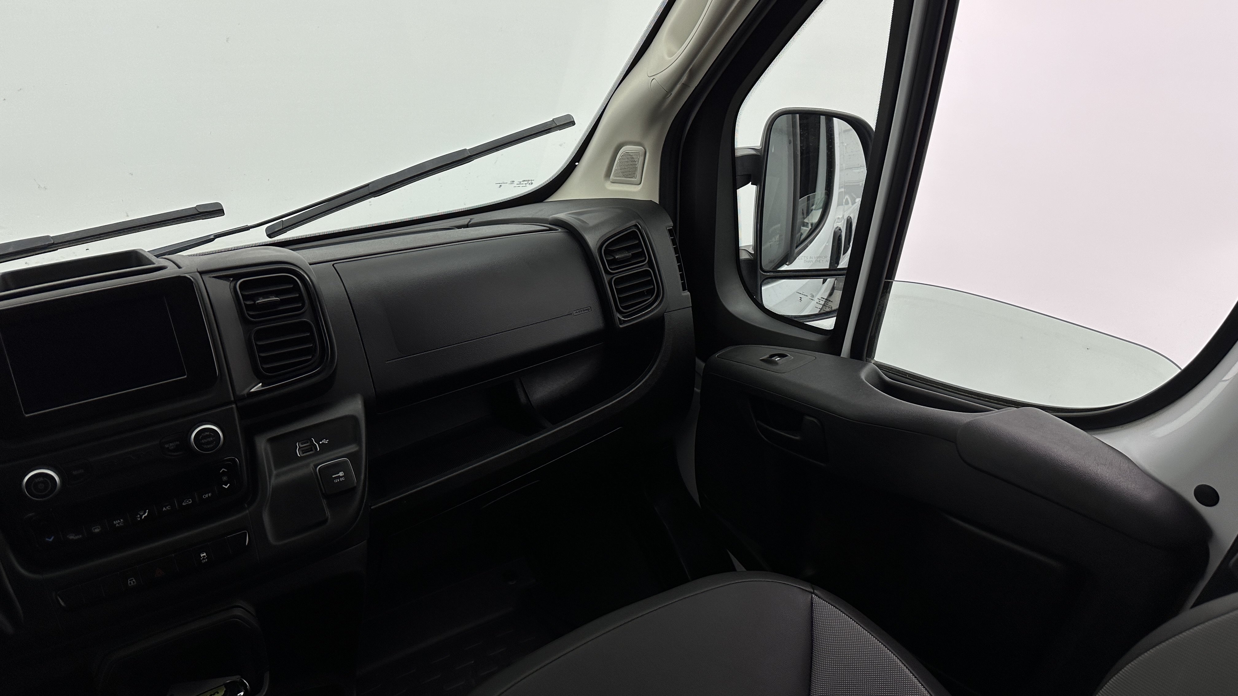 Used 2026 RAM ProMaster 2500 w/ Convenience Group FWD image 19