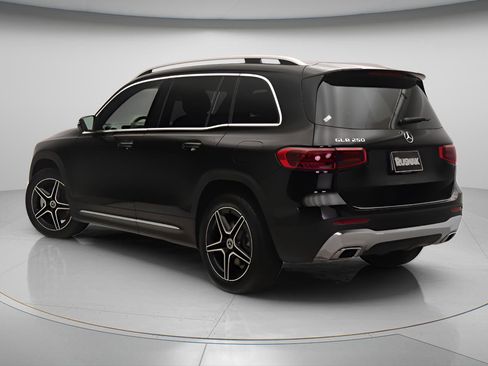 Certified 2026 Mercedes-Benz GLB 250 image 2