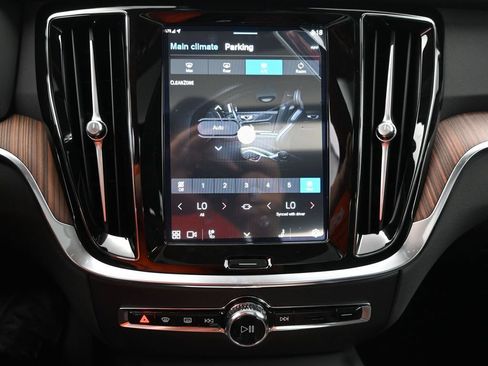 New 2025 Volvo S60 B5 Plus w/ Climate Package image 16