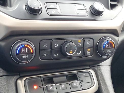 Used 2023 GMC Acadia Denali w/ Denali Ultimate Package image 31