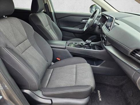 Used 2025 Nissan Rogue SV FWD image 19