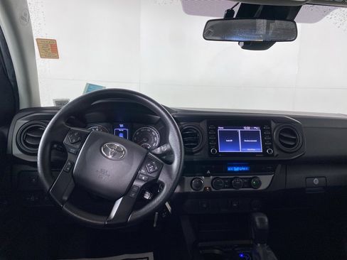Used 2022 Toyota Tacoma SR image 11