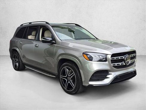 Used 2023 Mercedes-Benz GLS 450 4MATIC image 3