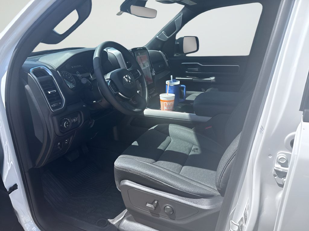 Used 2025 RAM 1500 Big Horn AWD/4WD image 7