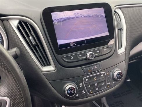 Used 2022 Chevrolet Malibu LT image 40
