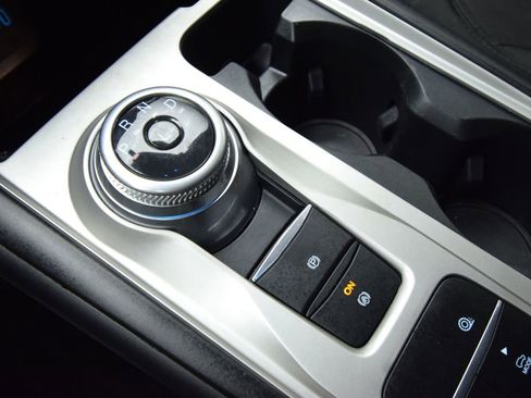 Used 2022 Ford Explorer XLT RWD image 35