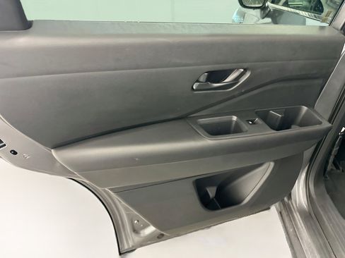 Used 2025 Nissan Pathfinder SV AWD/4WD image 26