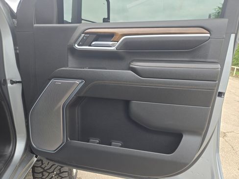 Used 2024 Chevrolet Silverado 3500 High Country w/ High Country Premium Package AWD/4WD image 26