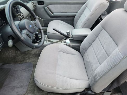 Used 1988 Ford Mustang LX RWD image 10