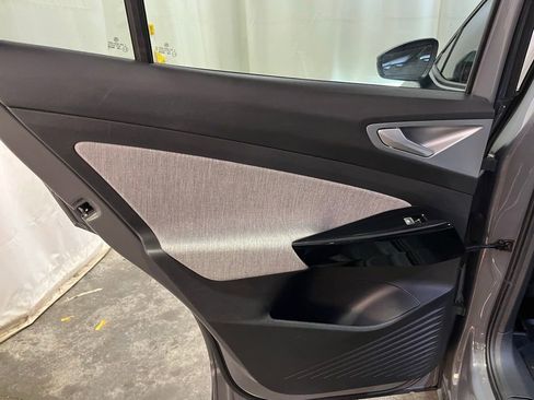 Used 2023 Volkswagen ID.4 Pro image 21