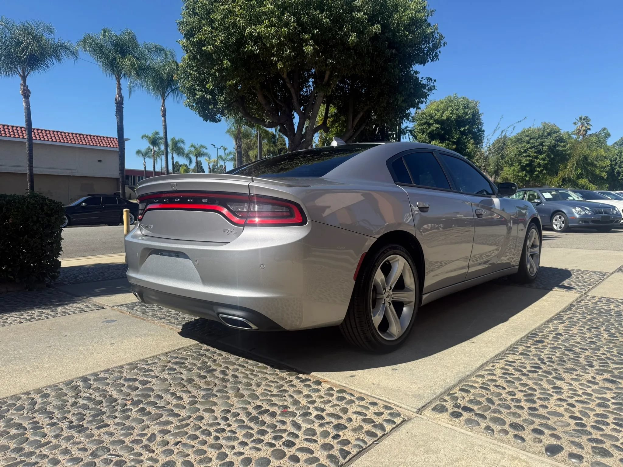 Used 2018 Dodge Charger R/T RWD image 5