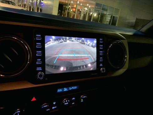 Used 2021 Toyota Tacoma TRD Off-Road image 27