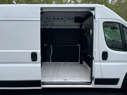 Used 2026 RAM ProMaster 2500 w/ Convenience Group FWD image 29