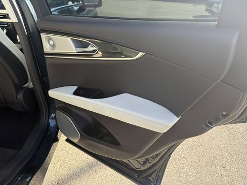 Certified 2023 Lincoln Nautilus Black Label AWD/4WD image 16