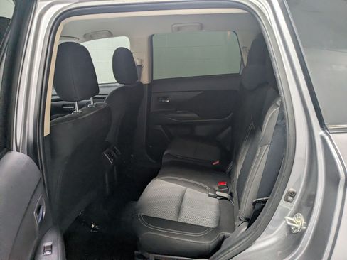 Used 2020 Mitsubishi Outlander ES AWD/4WD image 25