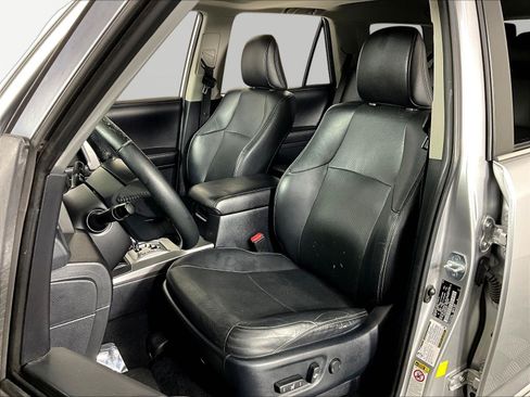 Used 2016 Toyota 4Runner Limited AWD/4WD image 19
