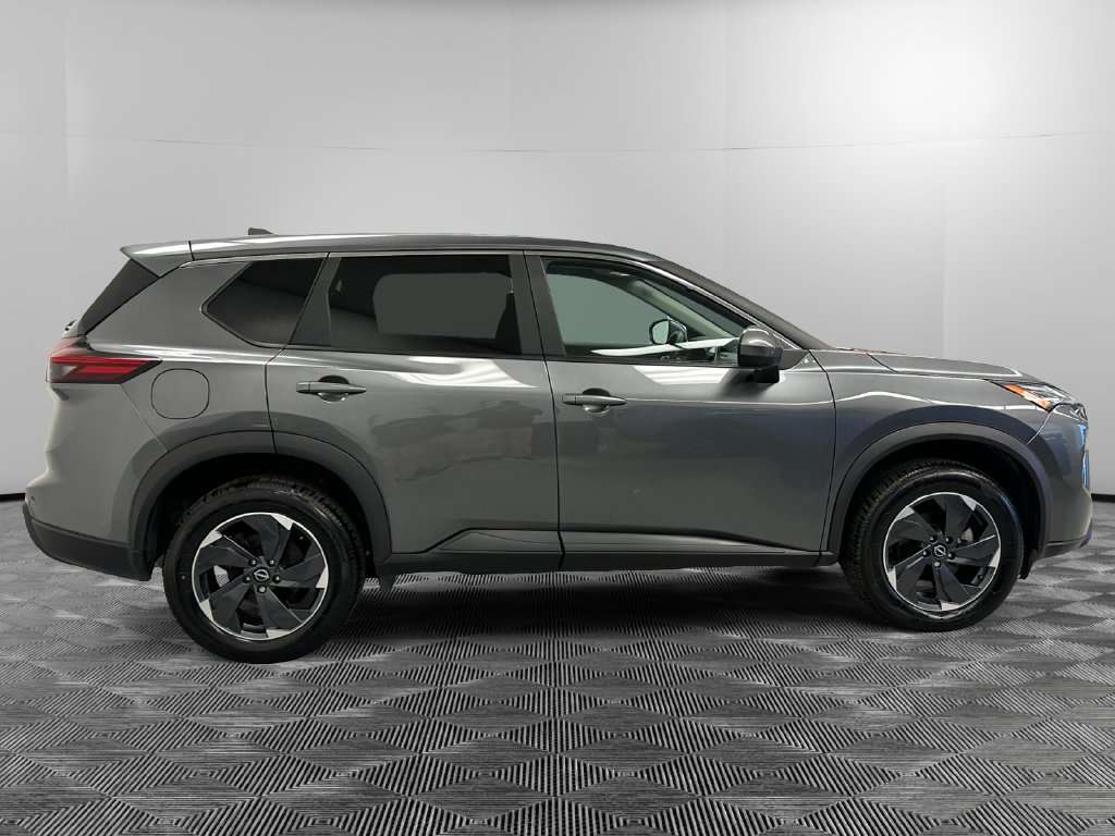 Used 2025 Nissan Rogue SV AWD/4WD image 6