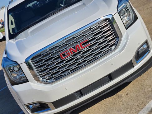Used 2019 GMC Yukon Denali w/ Denali Ultimate Package image 14