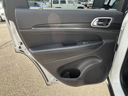 Used 2018 Jeep Grand Cherokee Limited AWD/4WD image 13