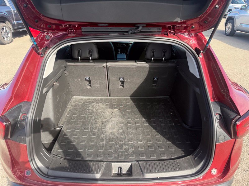 Used 2024 Chevrolet Trax LT w/ Sunroof Package FWD image 6